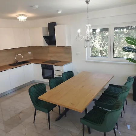 Marinore Apartment *