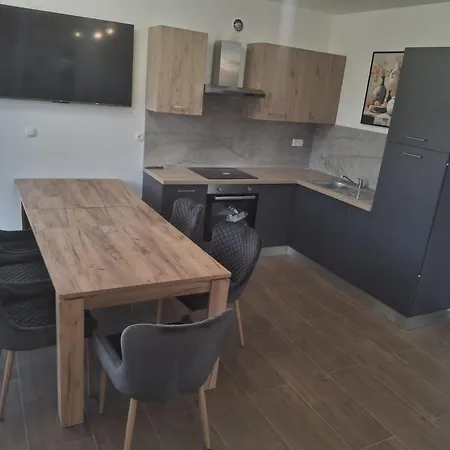 Marinore Apartment *